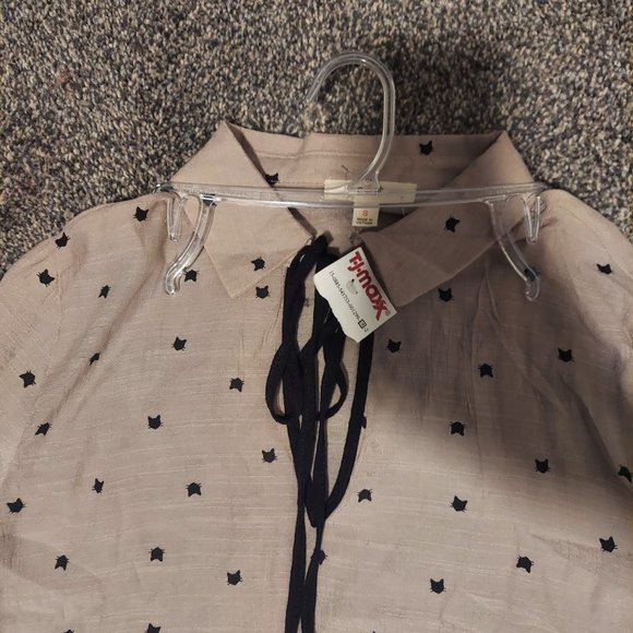 NEW Cat Lady Keyhole Shirt - Picture 4 of 16